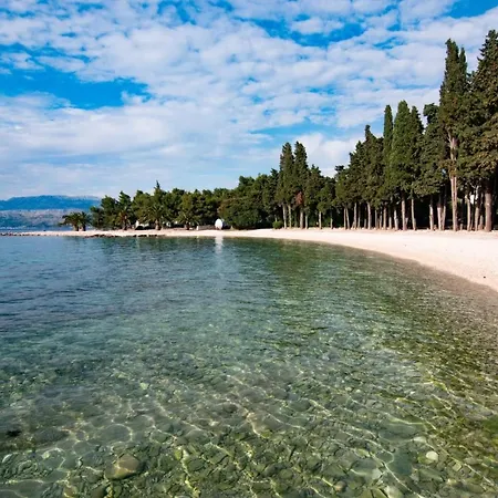 Mali Raj Appartement Supetar