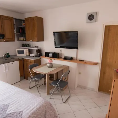 Apartment Mali Raj Supetar