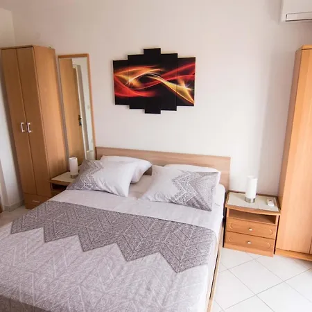 Mali Raj Apartman Supetar