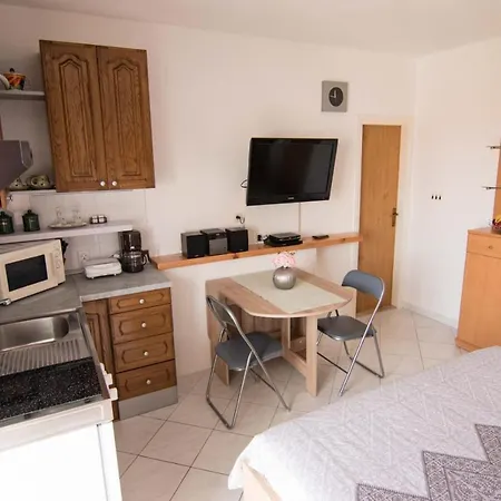 Mali Raj Apartment