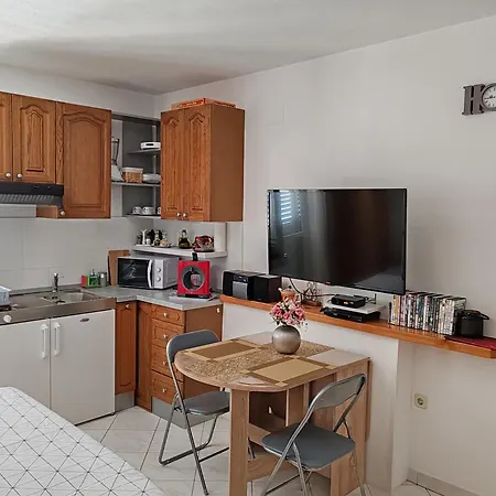 Apartment Mali Raj