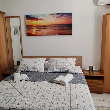 Mali Raj Apartment