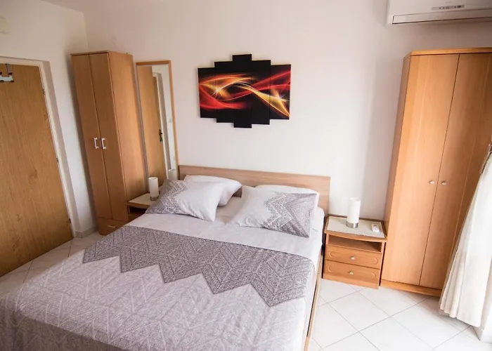Mali Raj Apartament Supetar