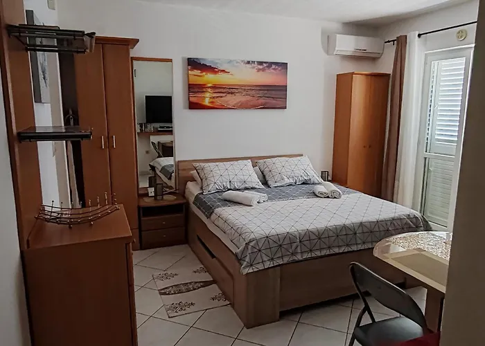 Apartament Mali Raj *